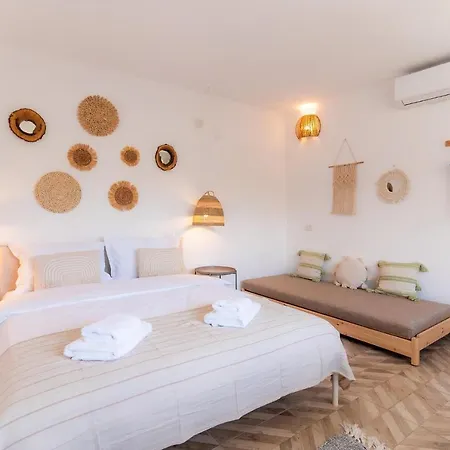 Rezident * Corbu (Constanta)